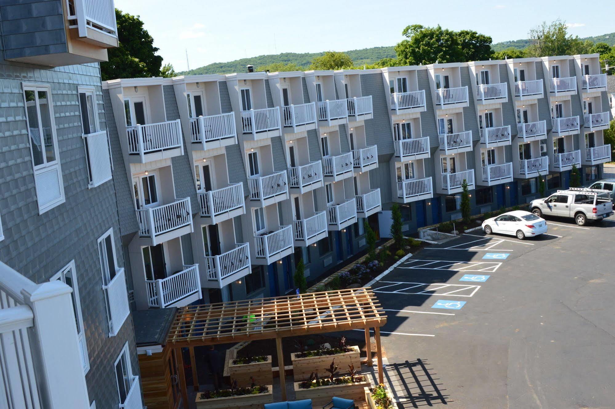 Rockland Harbor Hotel Екстер'єр фото